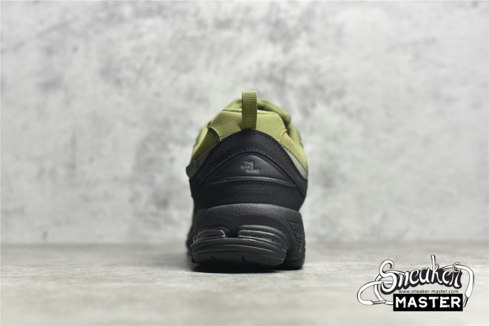 NEW BALANCE 2002R RUNNING SHOES GREEN/WHITE/BLACK M2002RBB