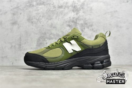 NEW BALANCE 2002R RUNNING SHOES GREEN/WHITE/BLACK M2002RBB
