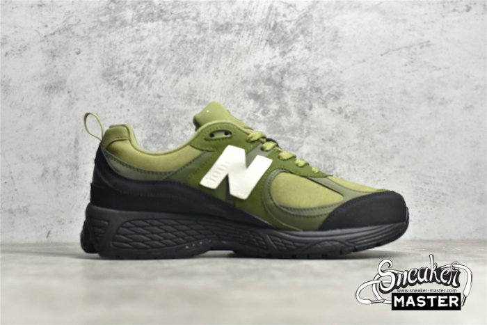 NEW BALANCE 2002R RUNNING SHOES GREEN/WHITE/BLACK M2002RBB