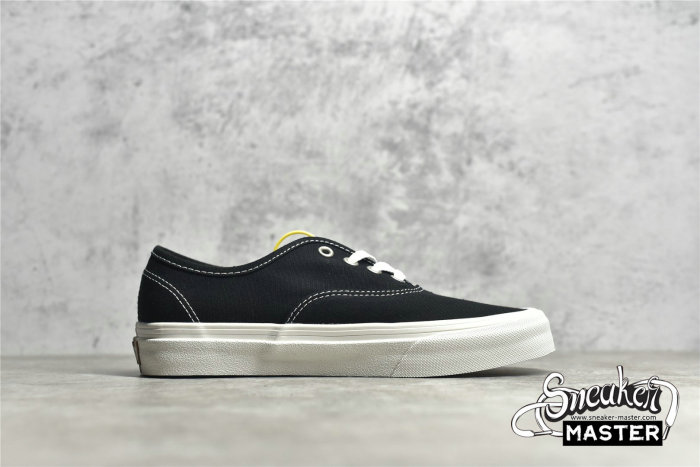 VANS AUTHENTIC LOW SHOES BLACK/BLACK/WHITE VN0A5HZS9FN