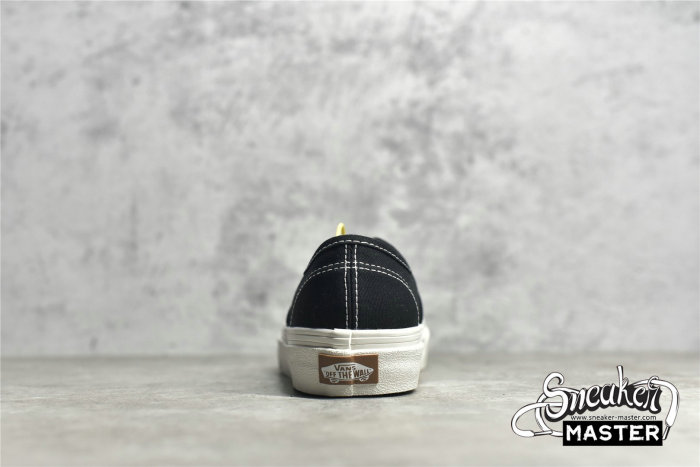 VANS AUTHENTIC LOW SHOES BLACK/BLACK/WHITE VN0A5HZS9FN