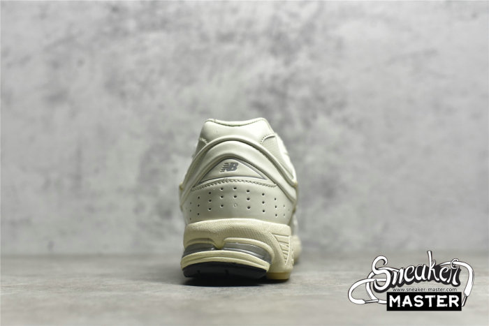 NEW BALANCE RANDOMEVENT X UNIK X 2002R RUNNING SHOES BEIGE/GREEN/WHITE ML2002RX