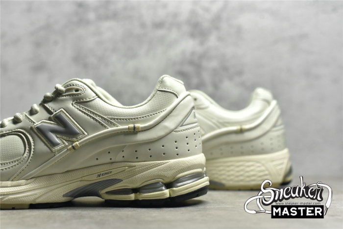 NEW BALANCE RANDOMEVENT X UNIK X 2002R RUNNING SHOES BEIGE/GREEN/WHITE ML2002RX