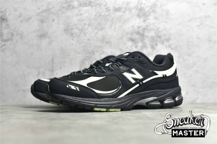 NEW BALANCE 2002R X RANDOMEVENT X UNIK BLACK/BLACK/WHITE ML2002RZ