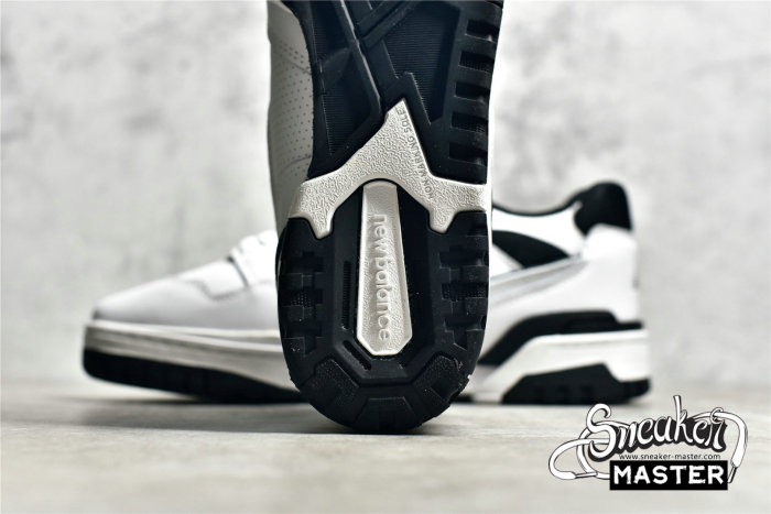 NEW BALANCE 550 RUNNING SHOES WHITE/BLACK/WHITE BB550HR1