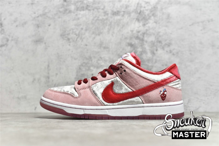 NIKE STRANGELOVE X DUNK LOW SB VALENTINE'S DAY BRIGHT MELON/GYM RED/MED SOFT PINK CT2552-600