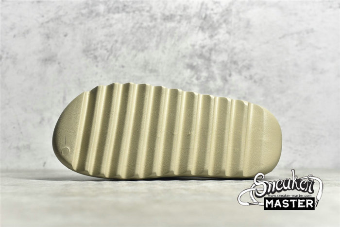 ADIDAS YEEZY SLIDES 2021 RE-RELEASE PURE/PURE/PURE GW1934