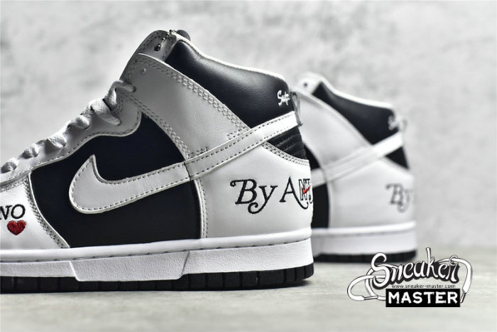 NIKE SUPREME X DUNK HIGH SB BY MEANS STORMTROOPER BLACK/BLACK/WHITE DN3741-002
