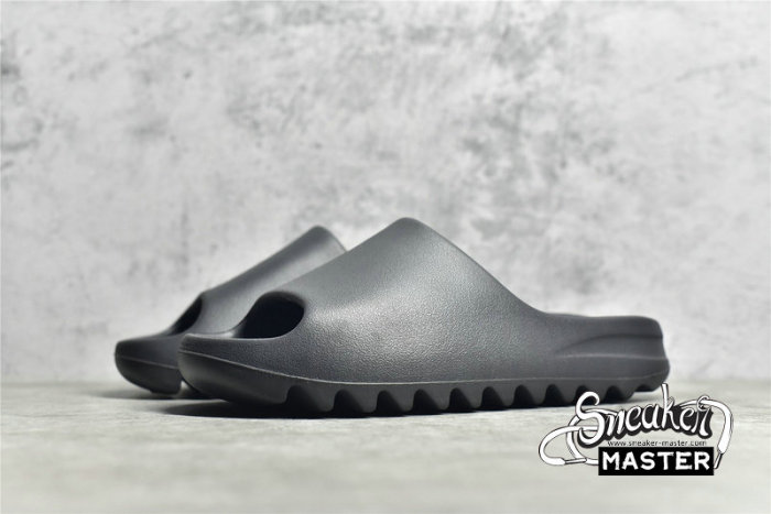 ADIDAS YEEZY SLIDE BLACK/BLACK/BLACK HQ6448