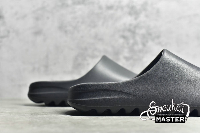 ADIDAS YEEZY SLIDE BLACK/BLACK/BLACK HQ6448