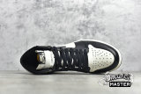NIKE AIR JORDAN 1 RETRO HIGH OG SAIL/DARK MOCHA/BLACK/BLACK 555088-105