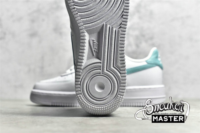 NIKE AIR FORCE 1 LOW 07 WHITE/WHITE/WASHED TEAL DD8959-101
