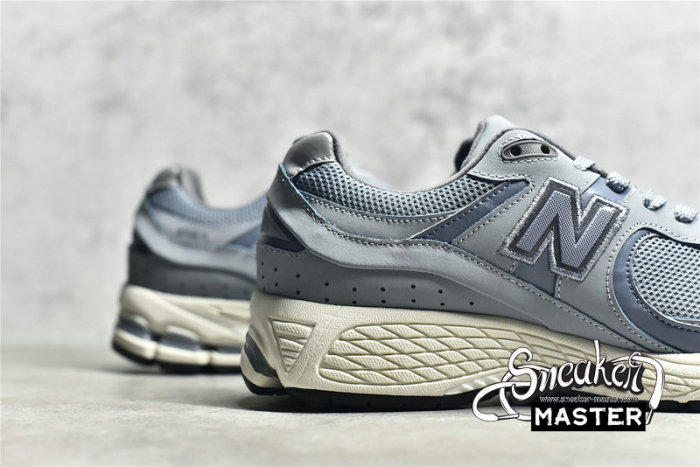 NEW BALANCE 2002R RUNNING SHOES DEFENSE GREEN/NATURAL INDIGO ML2002RR