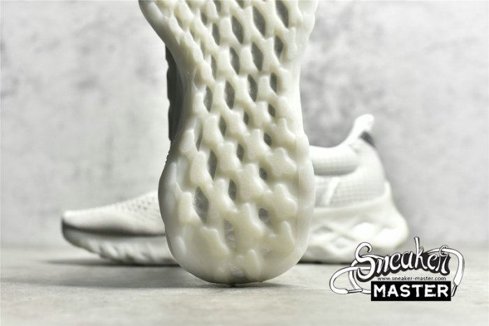 ADIDAS ULTRABOOST WEB DNA CLOUD WHITE/CLOUD WHITE/GREY ONE GY4167