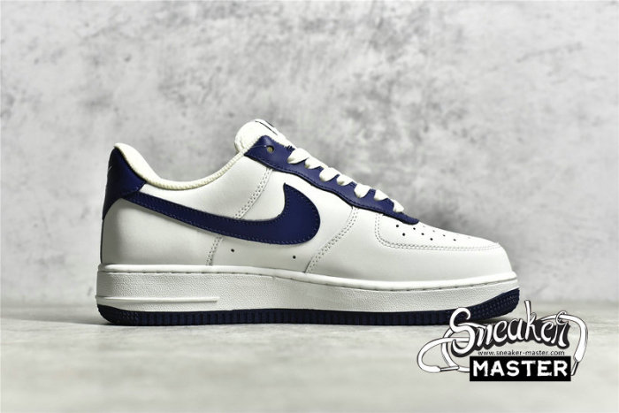 NIKE AIR FORCE 1 07 LOW WHITE/WHITE/NAVY BLUE AL2236-106