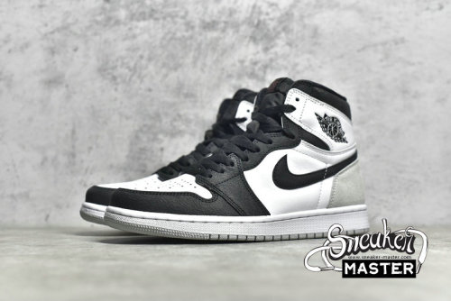 NIKE AIR JORDAN 1 RETRO HIGH OG STAGE HAZE WHITE/BLACK/GREY FOG/BLEACHED CORAL 555088-108