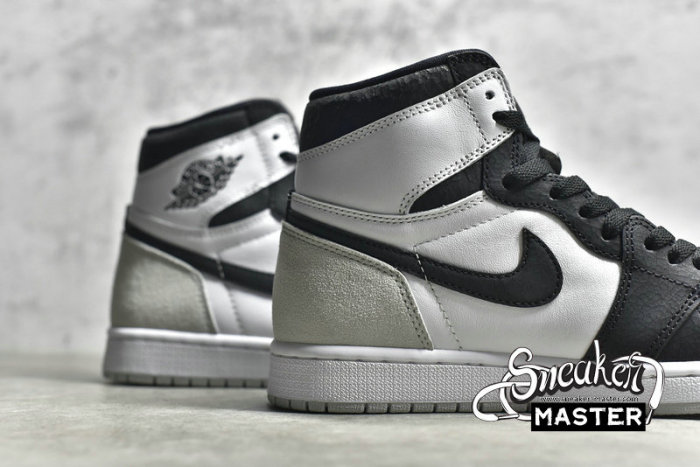 NIKE AIR JORDAN 1 RETRO HIGH OG STAGE HAZE WHITE/BLACK/GREY FOG/BLEACHED CORAL 555088-108