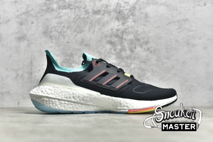 ADIDAS ULTRABOOST 22 SHOES CORE BLACK/TURBO/MINT RUSH GX5497