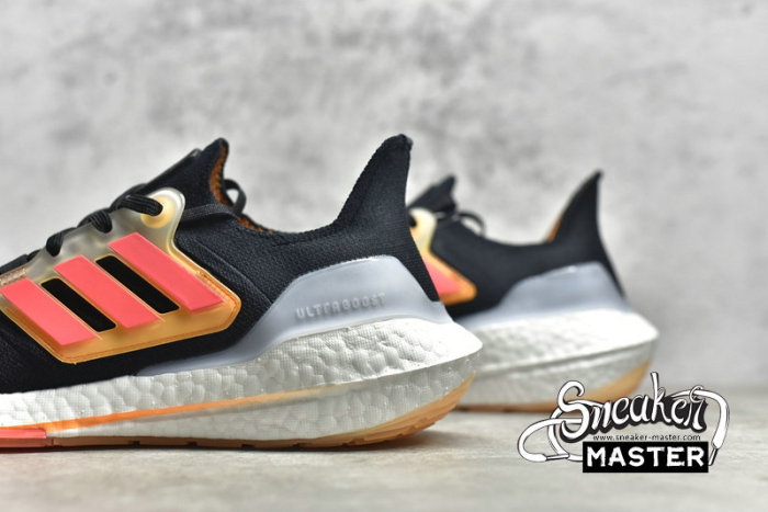ADIDAS ULTRABOOST 22 SHOES CORE BLACK/TURBO/FLASH ORANGE GX5464