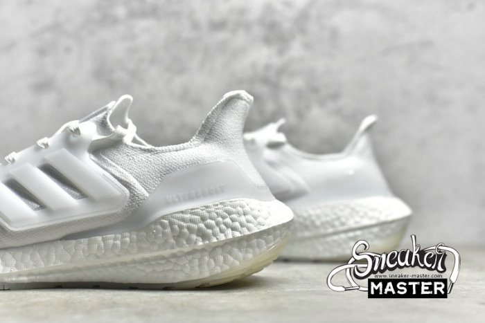 ADIDAS ULTRABOOST 22 SHOES CLOUD WHITE/CLOUD WHITE/CRYSTAL WHITE GX5459