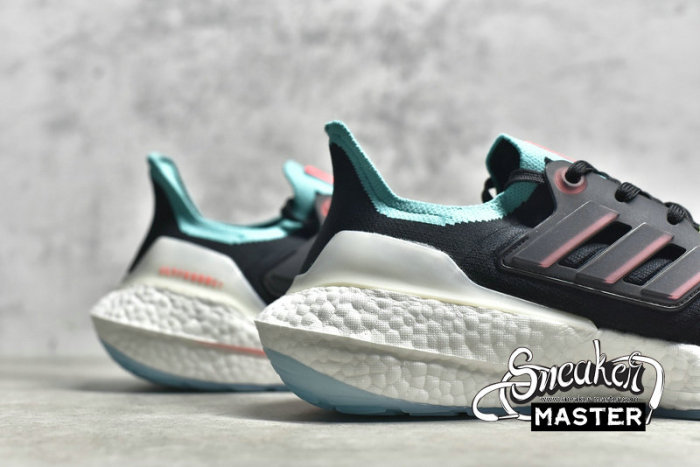 ADIDAS ULTRABOOST 22 SHOES CORE BLACK/TURBO/MINT RUSH GX5497