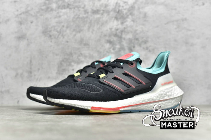 ADIDAS ULTRABOOST 22 SHOES CORE BLACK/TURBO/MINT RUSH GX5497