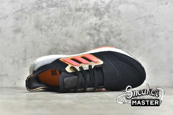 ADIDAS ULTRABOOST 22 SHOES CORE BLACK/TURBO/FLASH ORANGE GX5464