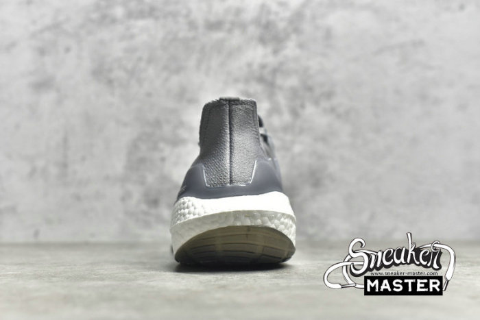 ADIDAS ULTRABOOST 22 SHOES GREY THREE/GREY THREE/CORE BLACK GX5460