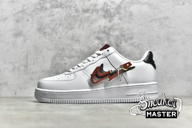 NIKE AIR FORCE 1 LOW 07 PREMIUM CARABINER WHITE/POMEGRANATE/HABANERO RED/BLACK DH7579-100