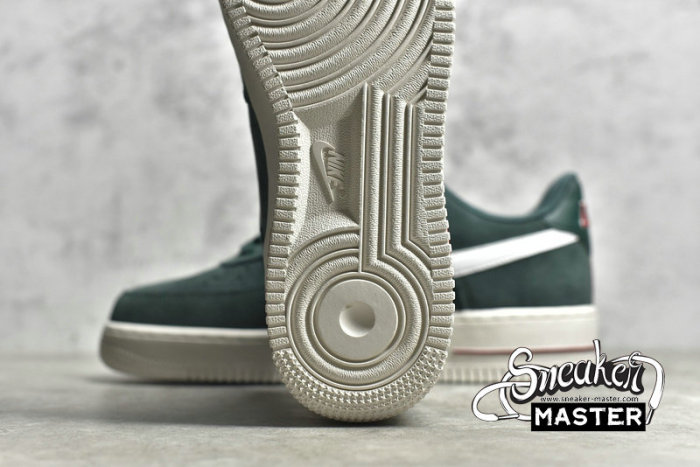 NIKE AIR FORCE 1 LOW ATHLETIC CLUB PRO GREEN/WHITE/SAIL/GYM RED DH7435-300