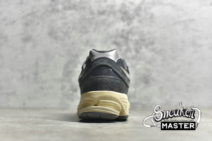 NEW BALANCE 2002R RUNNING SHOES BLACK/BLACK/BLACK ML2002RHO