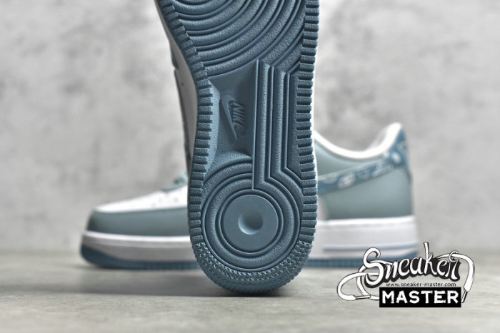 NIKE AIR FORCE 1 07 LOW GREEN/BLUE PAISLEY/WHITE XM9612-092