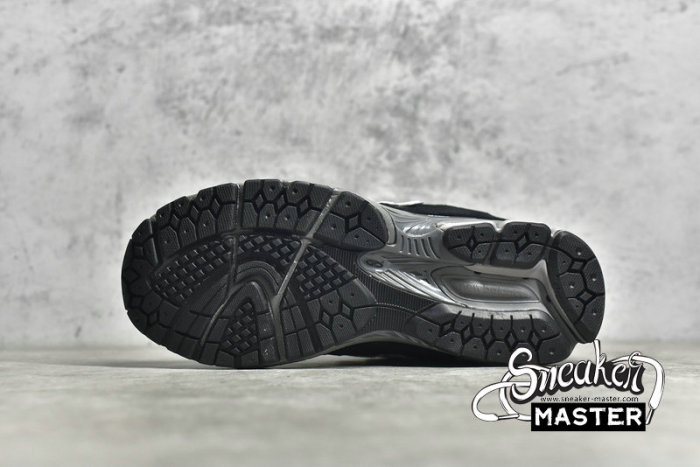 NEW BALANCE 2002R RUNNING SHOES BLACK/DARK GREY/BLACK M2002RR1
