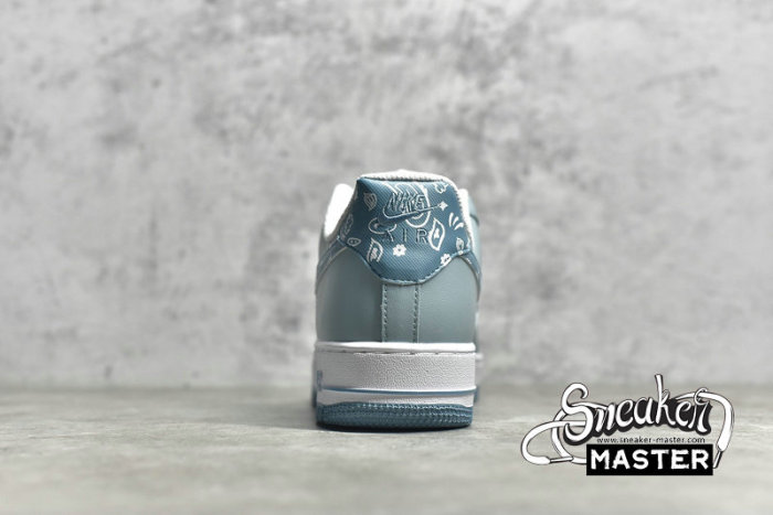 NIKE AIR FORCE 1 07 LOW GREEN/BLUE PAISLEY/WHITE XM9612-092