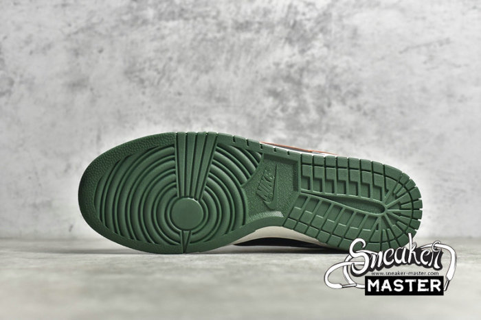 NIKE SB DUNK LOW BLACK/WHITE/ORANGE DO7412-997