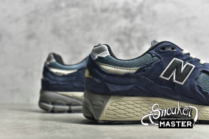 NEW BALANCE 2002R PROTECTION PACK DARK NAVY/DARK NAVY/DARK NAVY M2002RDF