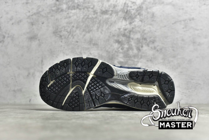 NEW BALANCE 2002R PROTECTION PACK DARK NAVY/DARK NAVY/DARK NAVY M2002RDF