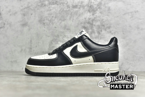 NIKE AIR FORCE 1 LOW BLACK/BLACK/WHITE MN5696-896
