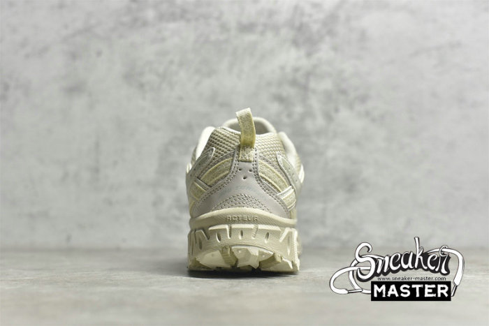 NEW BALANCE 410 RUNNING SHOES CREAM/CREAM/CREAM MT410SA5