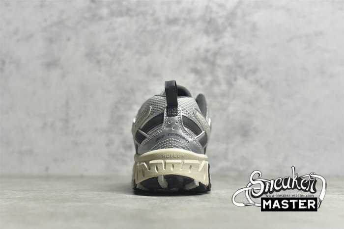 NEW BALANCE 410 2E WIDE SILVER/GREY/SILVER MT410KR5