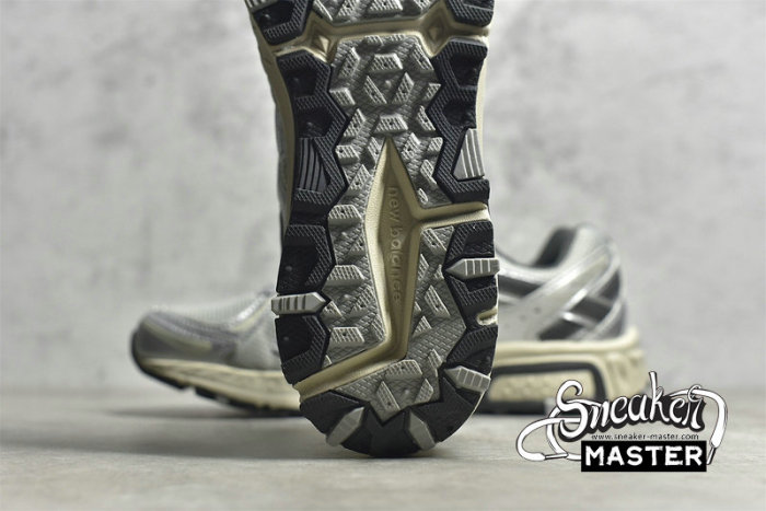 NEW BALANCE 410 2E WIDE SILVER/GREY/SILVER MT410KR5