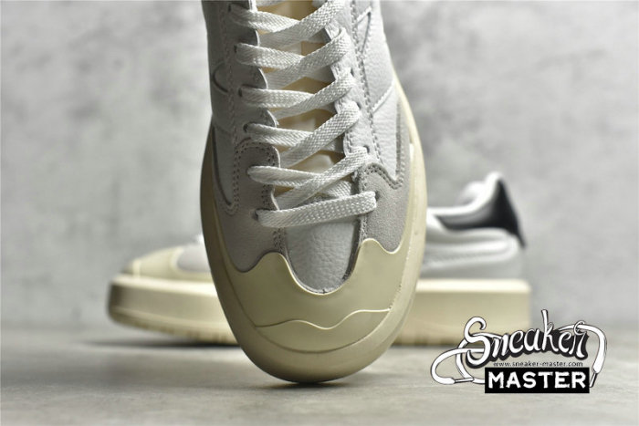 NEW BALANCE 302 SNEAKER WHITE/WHITE/BLACK CT302OD