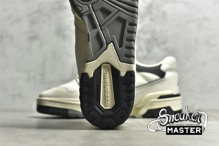 NEW BALANCE 550 RUNNING CREAM/BLACK/CREAM SHOES BB550LWT