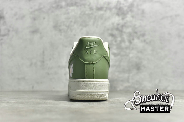 NIKE AIR FORCE 1 07 LOW VOLT GREEN/WHITE/VOLT GREEN CW2288-662