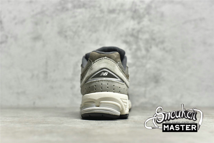 NEW BALANCE 2002R RUNNING SHOES WARM ALPACA/LIGHT CHALKBOARD M2002RAW