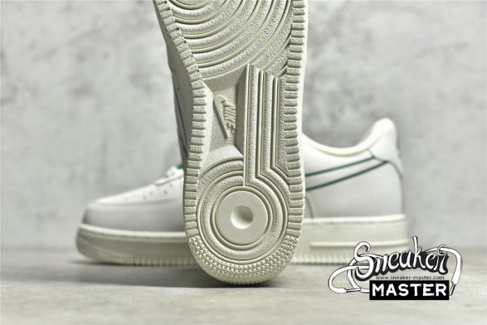 NIKE AIR FORCE 1 LOW WHITE/WHITE/GREEN CL6326-128