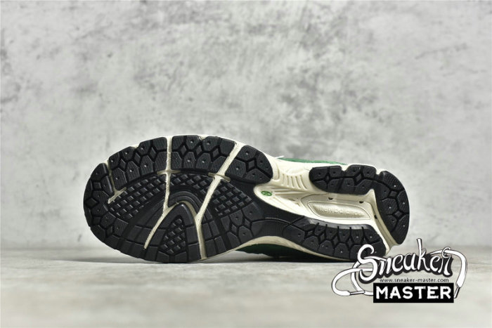 NEW BALANCE 2002R SUEDE PACK FOREST GREEN/FOREST GREEN/BEIGE M2002RHB
