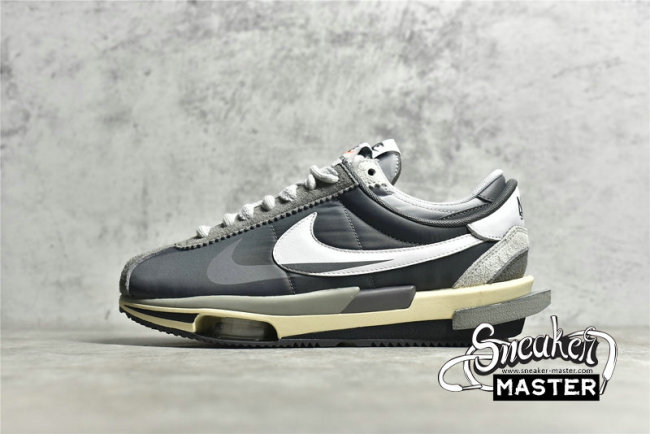 NIKE ZOOM CORTEZ 4.0 SP OG ROYAL FUCHSIA X SACAI NAVY/SORT DQ0581-001