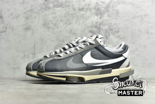 NIKE ZOOM CORTEZ 4.0 SP OG ROYAL FUCHSIA X SACAI NAVY/SORT DQ0581-001