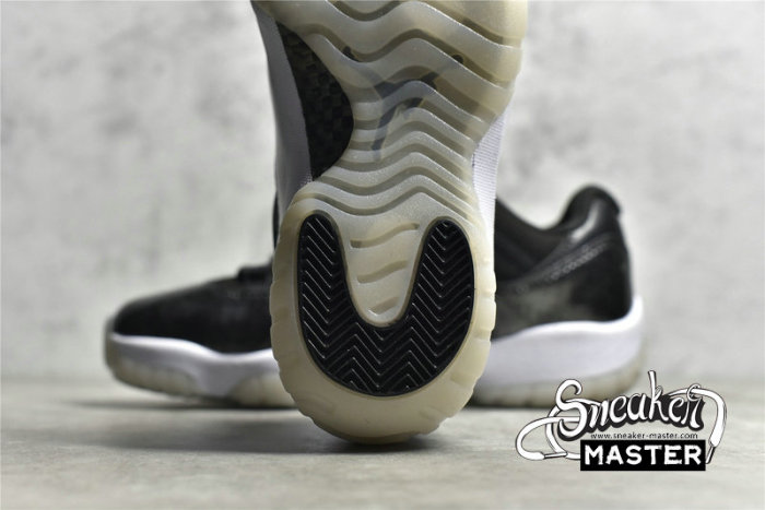 NIKE AIR JORDAN 11 RETRO LOW GS BARONS BLACK/METALLIC SILVER-WHITE 528896-010